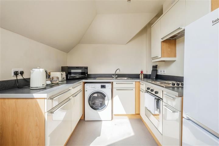 Property photo 3 of 7 Kitchen