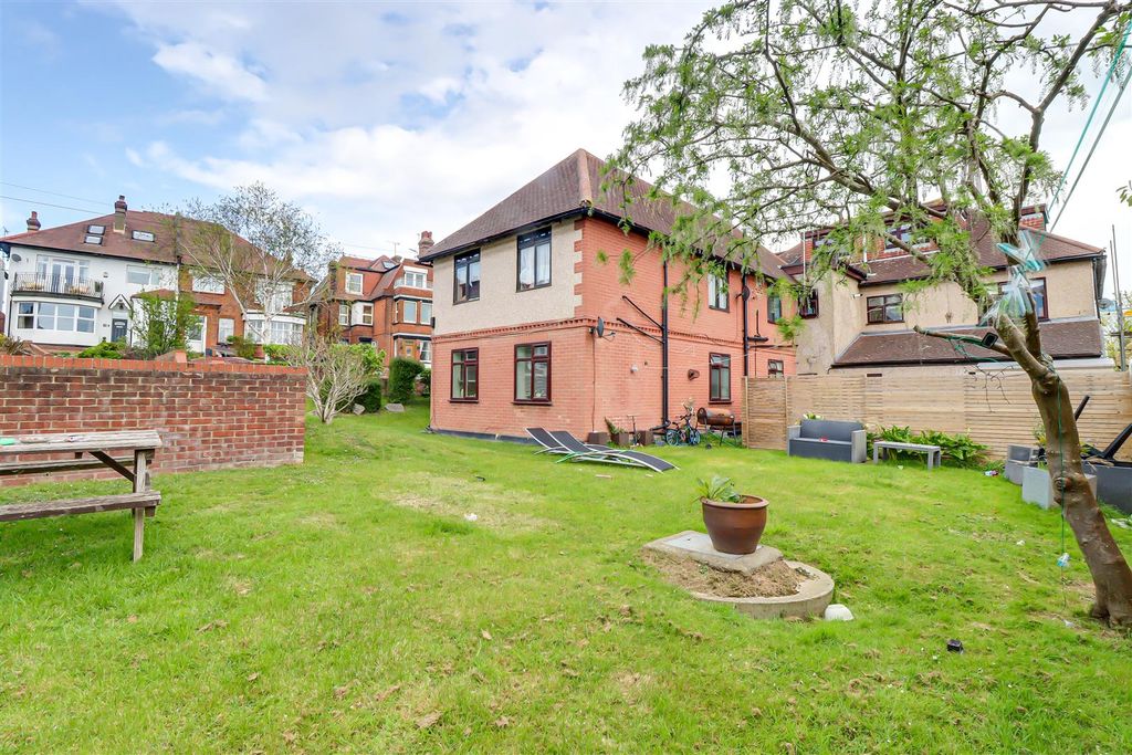 Property photo 3 of 14