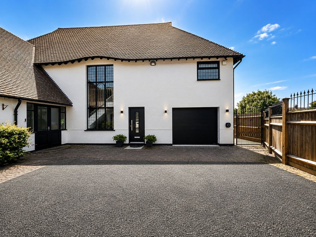 Property photo 1 of 36
