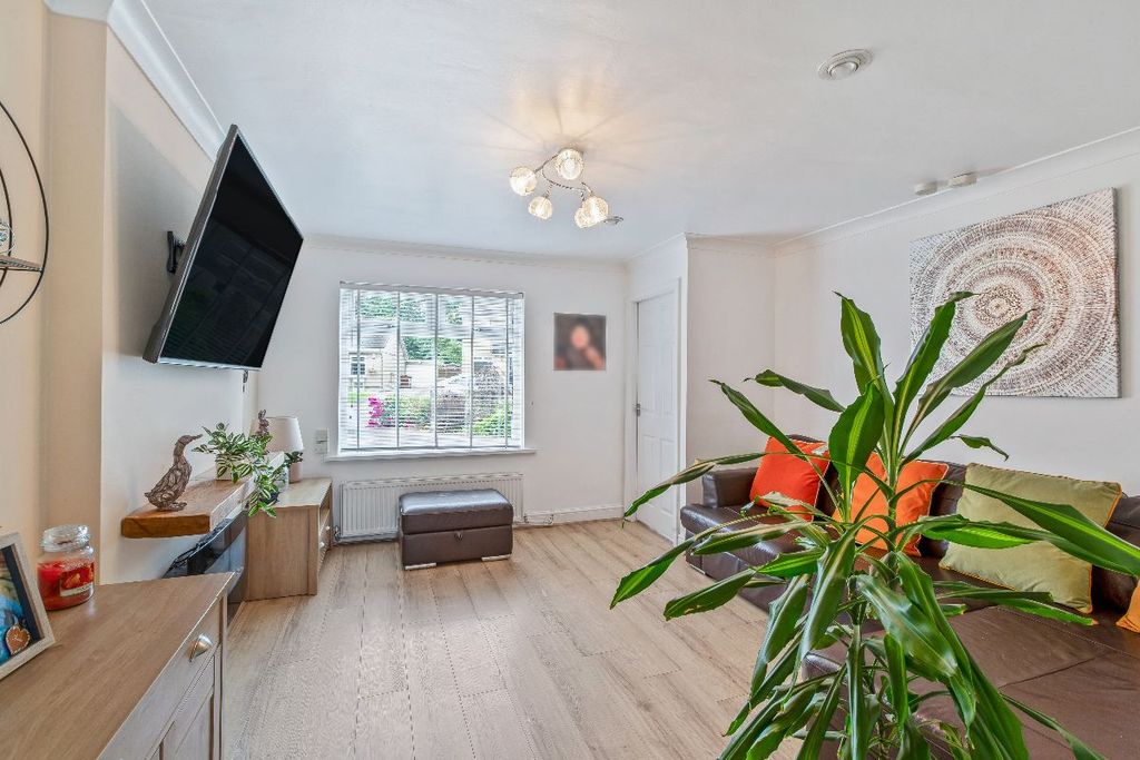 Property photo 2 of 37
