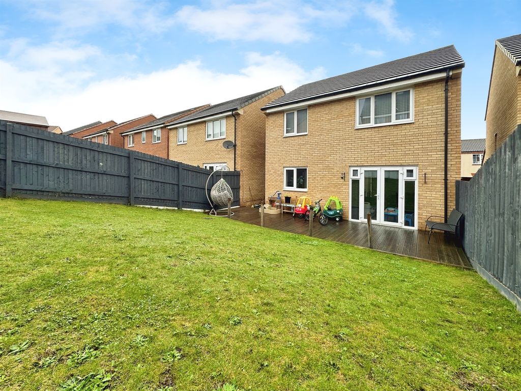 Property photo 2 of 18