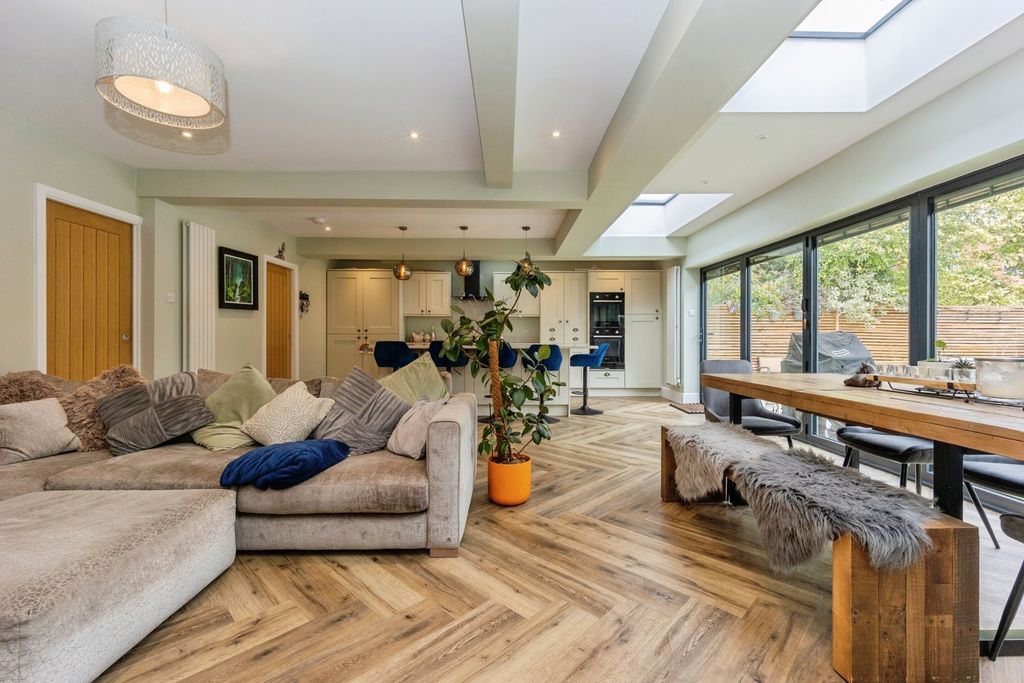 Property photo 3 of 31 Pbox-Img.Jpg
