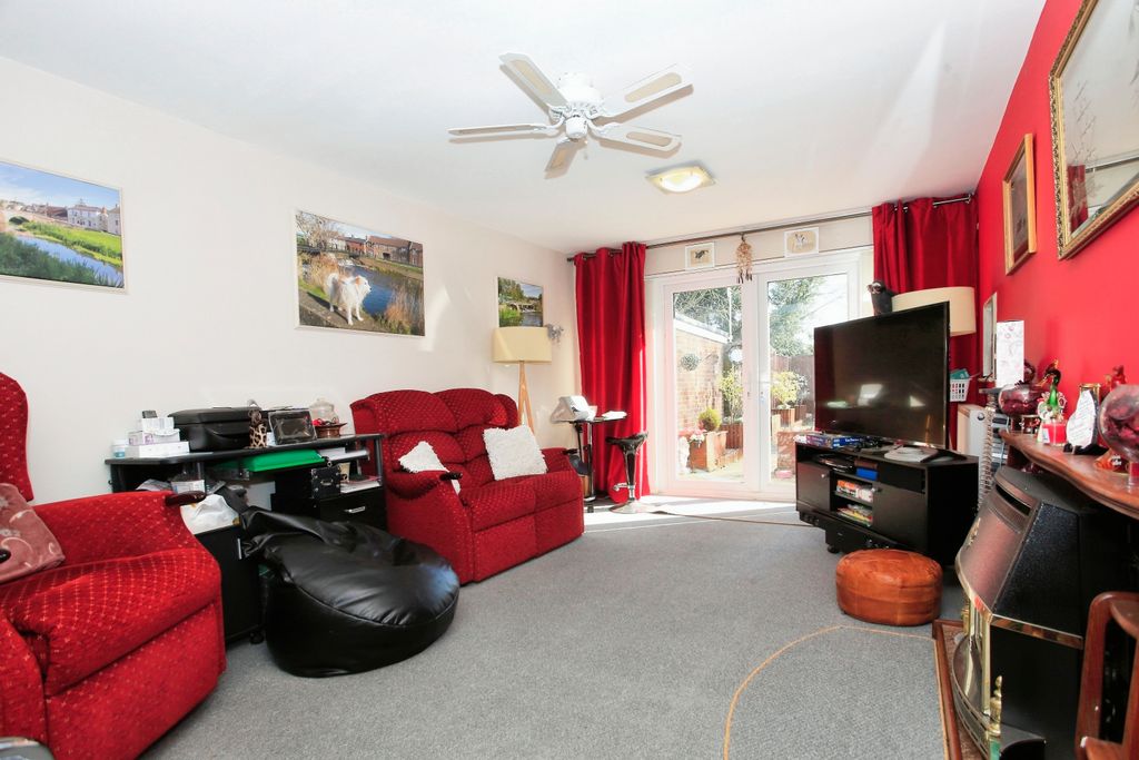 Property photo 2 of 14
