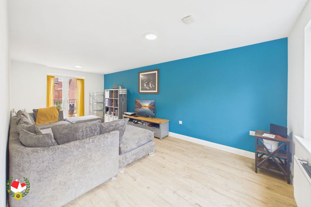 Property photo 2 of 16