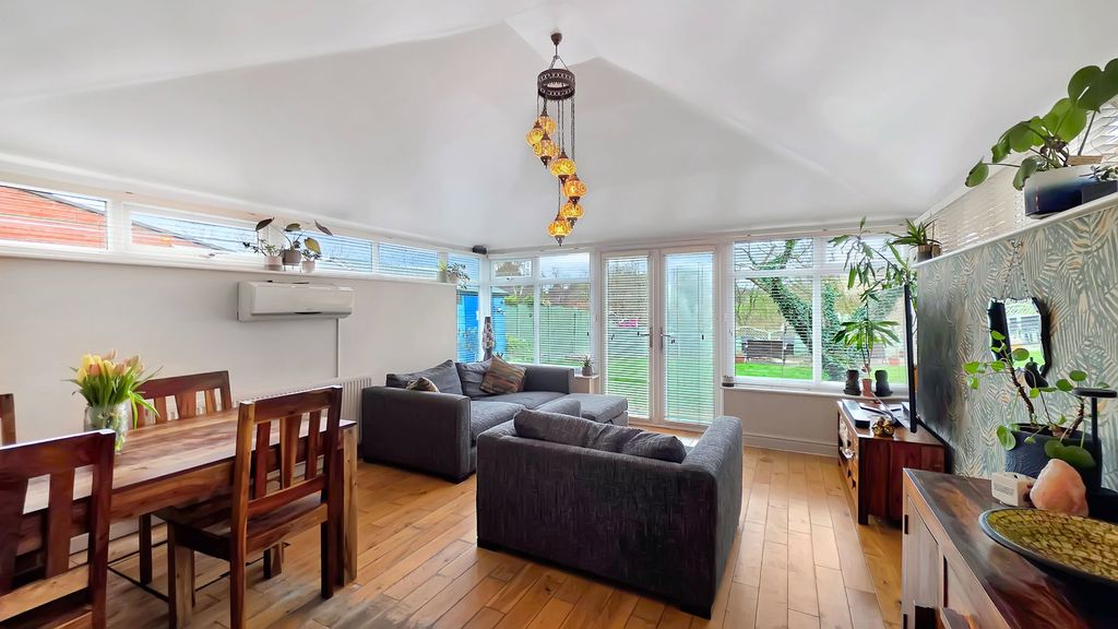 Property photo 3 of 21