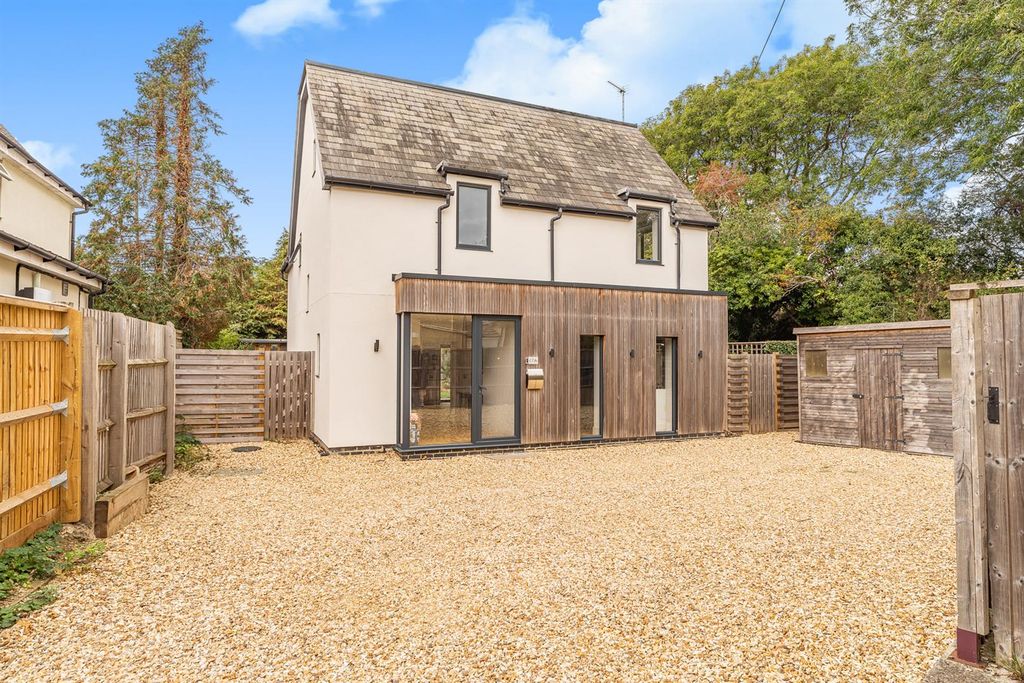 Property photo 1 of 15 17A Hensington Close-28.Jpg