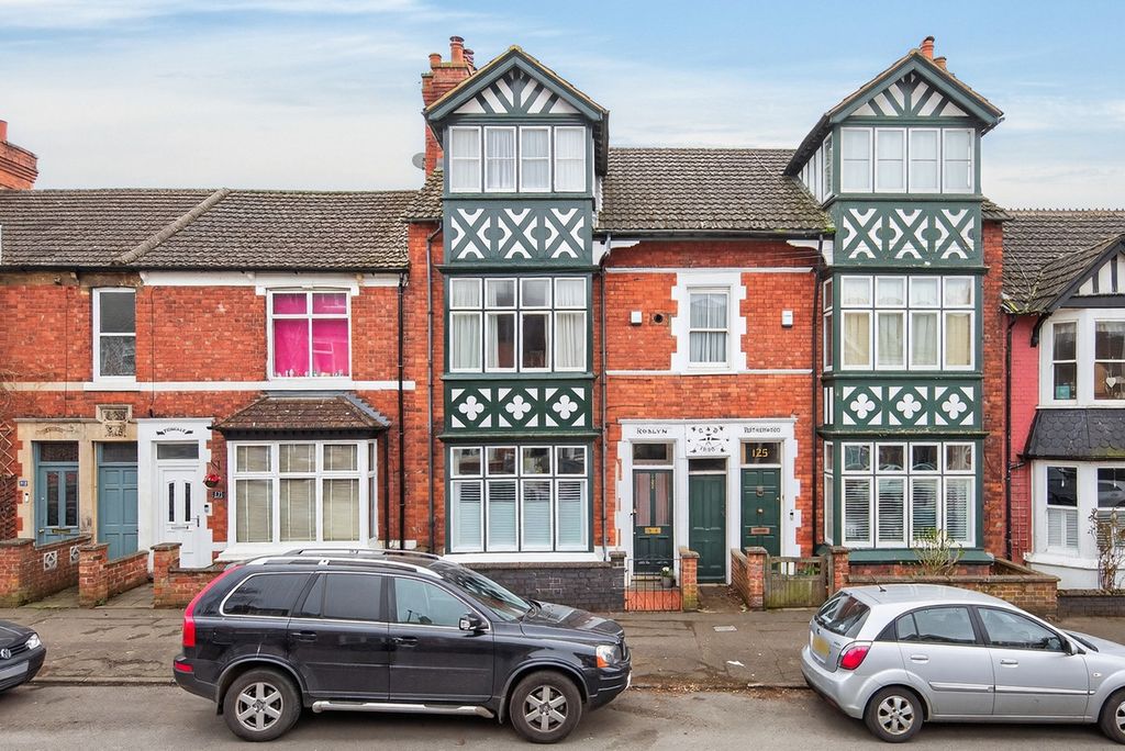 Property photo 1 of 42