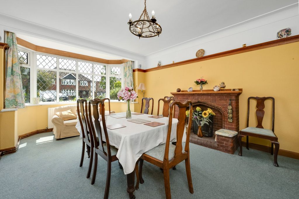 Property photo 3 of 16 Dining Room