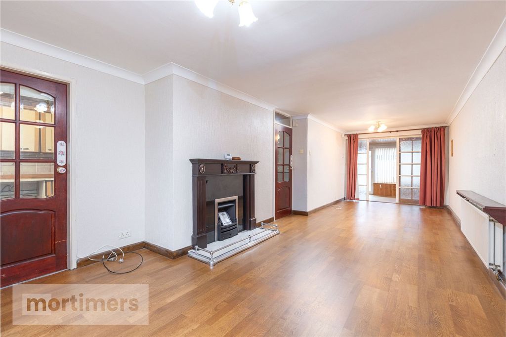 Property photo 2 of 23 Living Room