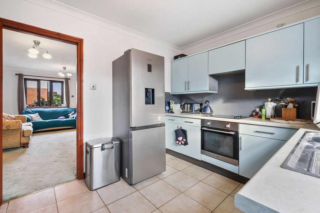 Property photo 2 of 10