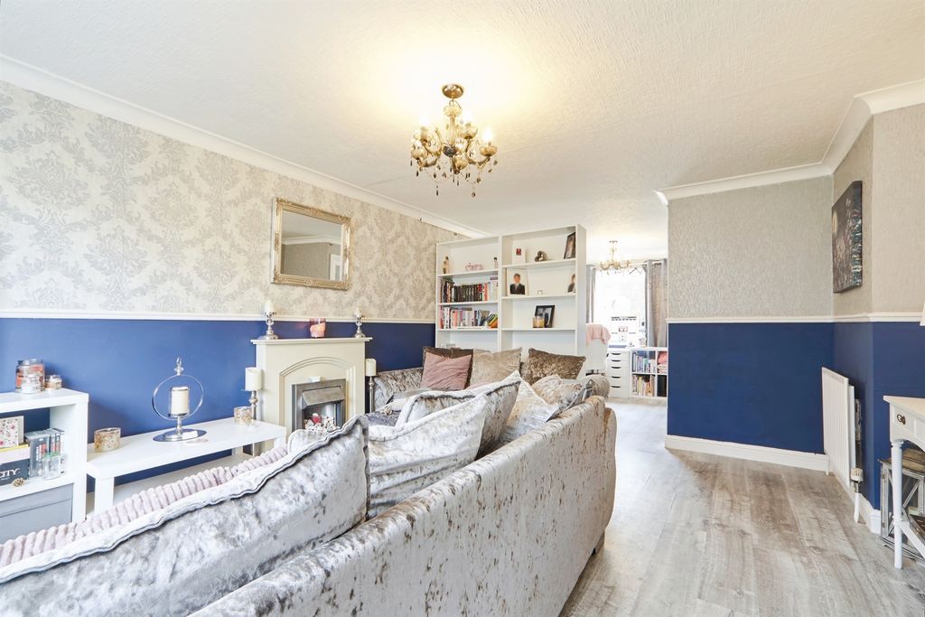 Property photo 3 of 16