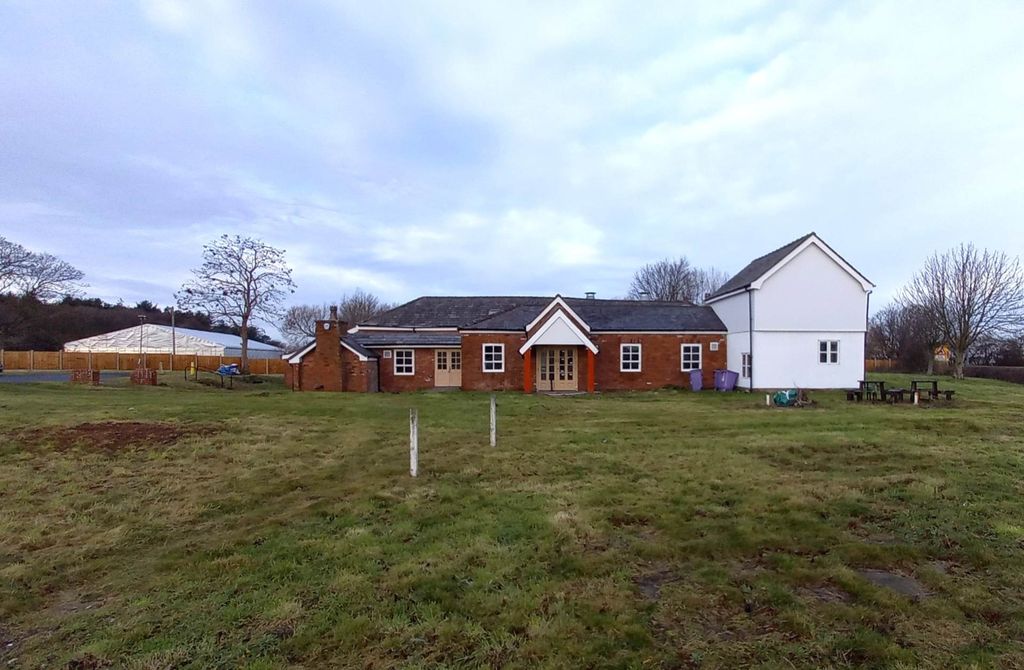 Property photo 1 of 42