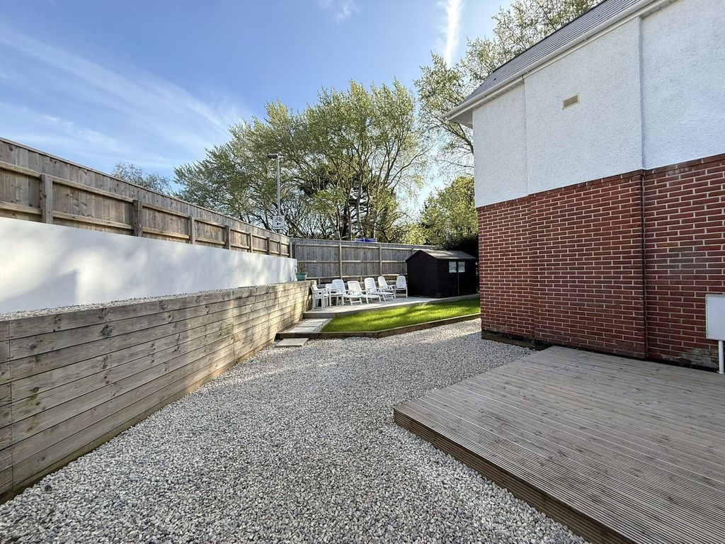 Property photo 2 of 35