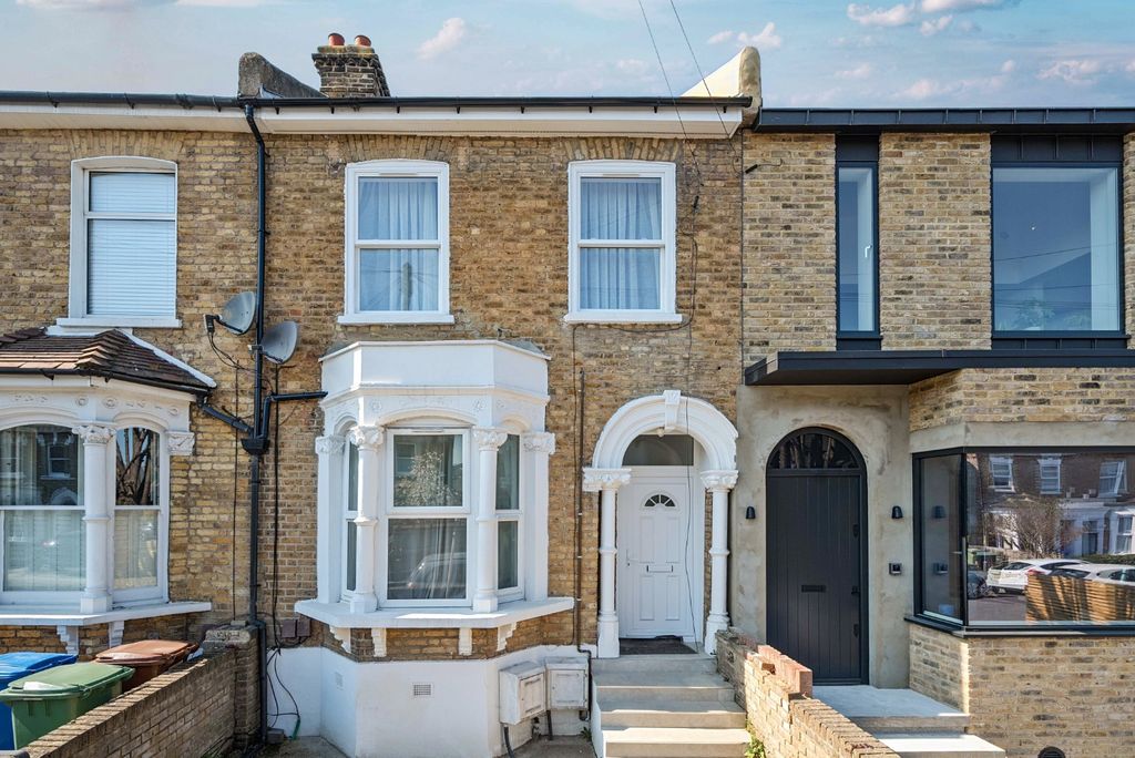 Property photo 1 of 10 4097700