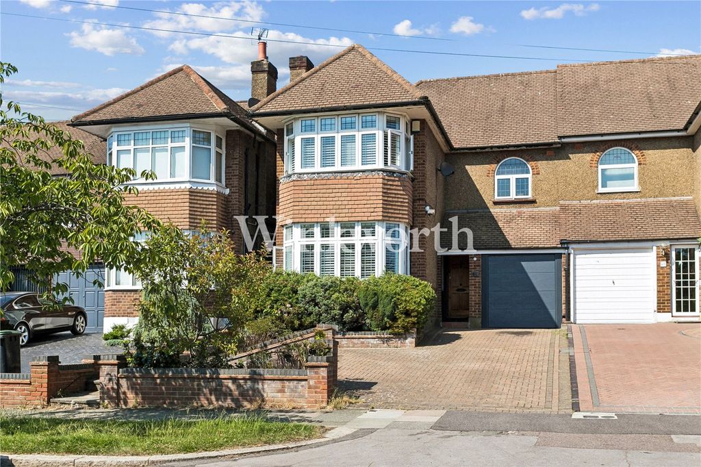 Property photo 2 of 16 Picture No. 18