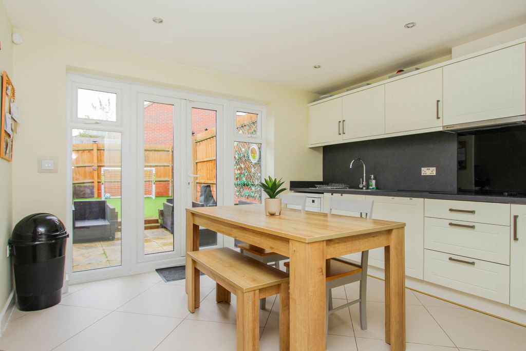 Property photo 2 of 12 Kitchen/Dining Room