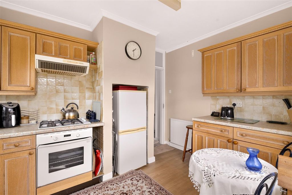 Property photo 3 of 25 For Sale By Aspire Residential | Adur Avenue
