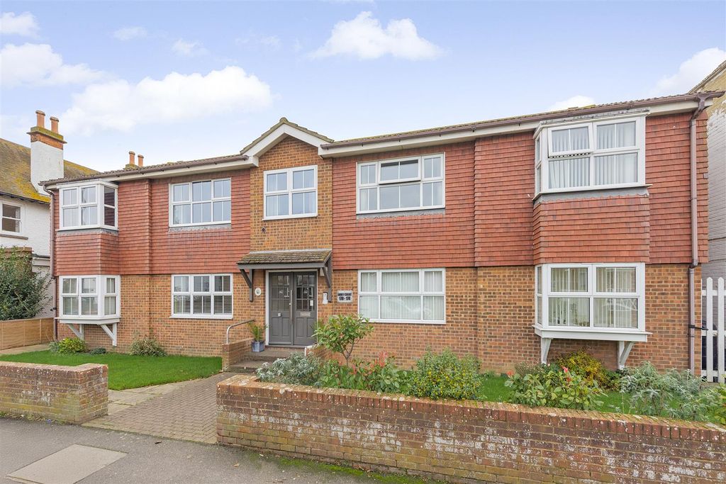 Property photo 1 of 11 Abbey Court, Tankerton Road, Whitstable