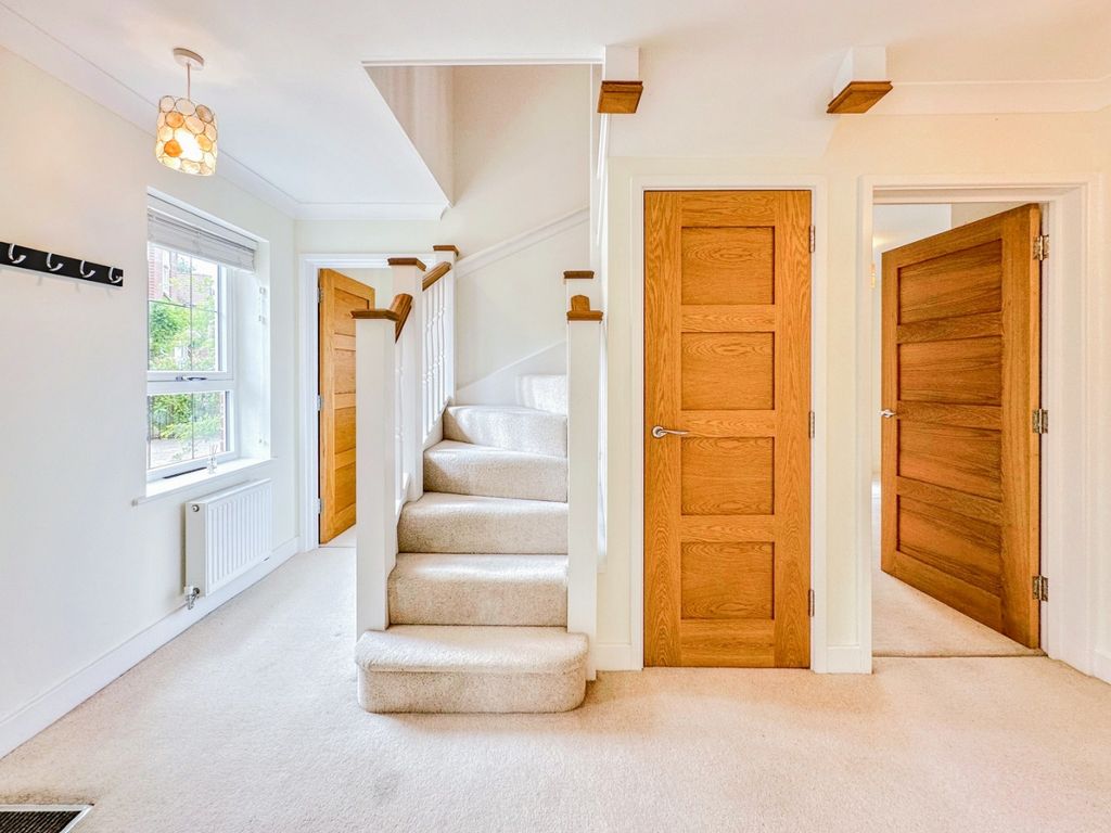 Property photo 3 of 37 4366016