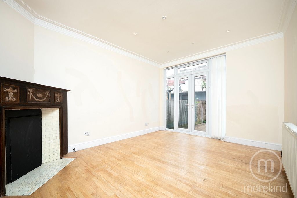 Property photo 3 of 14 5430012