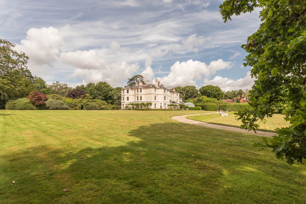 Property photo 3 of 27 Beautifull Period Building