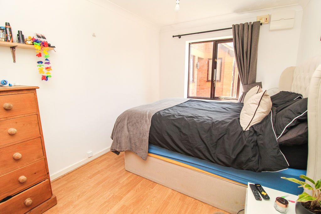 Property photo 3 of 7 Bedroom