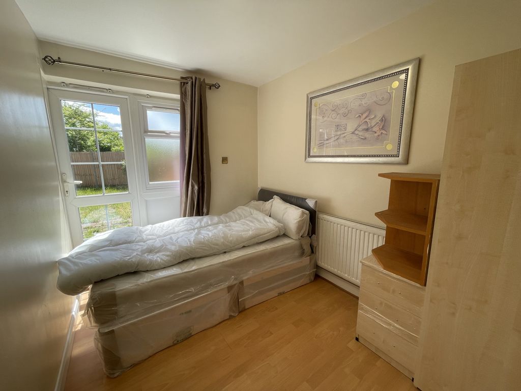 Property photo 1 of 17 6 Bedroom House For Rent