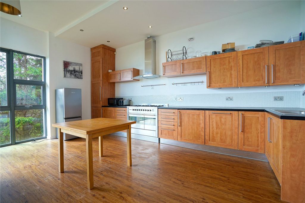 Property photo 3 of 16 Picture No. 22