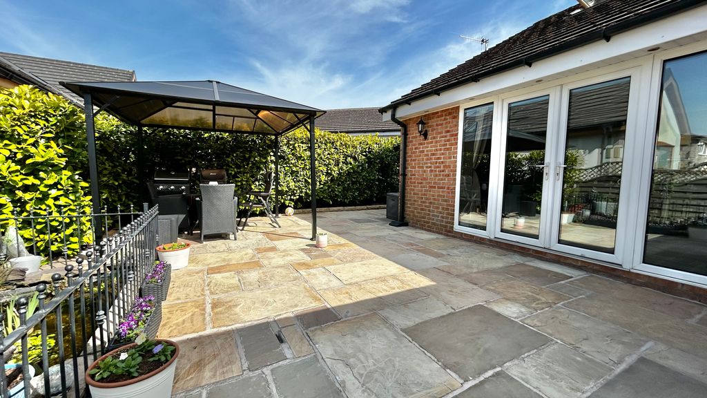 Property photo 3 of 34 36