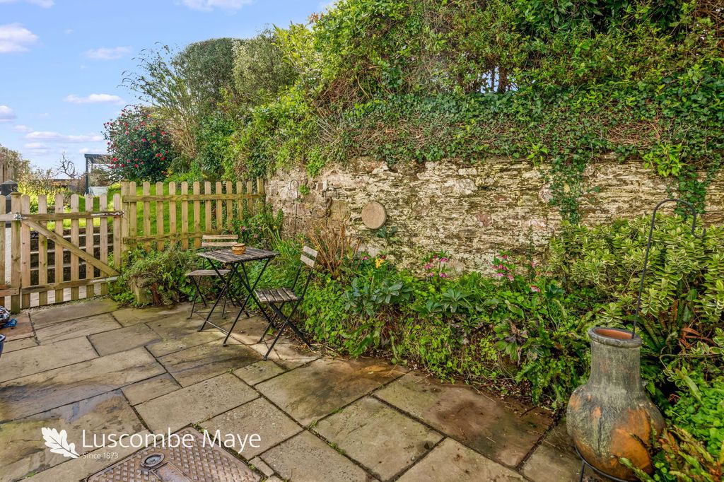 Property photo 3 of 14