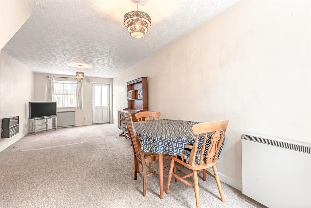 Property photo 2 of 17 Open Plan Lounge Diner