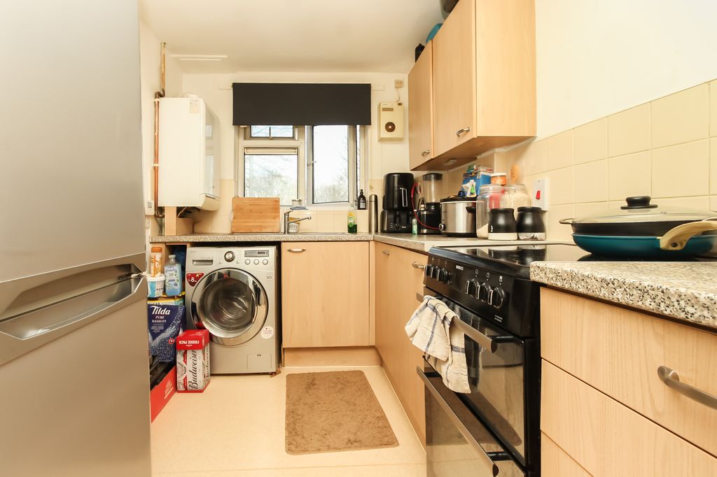 Property photo 3 of 5 Kitchen