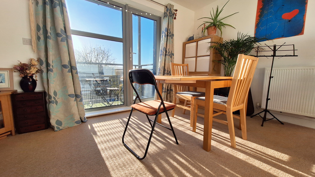 Property photo 1 of 9 Cover