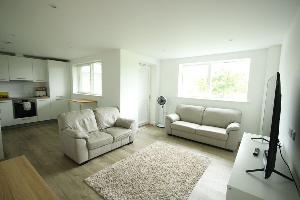 Property photo 3 of 31