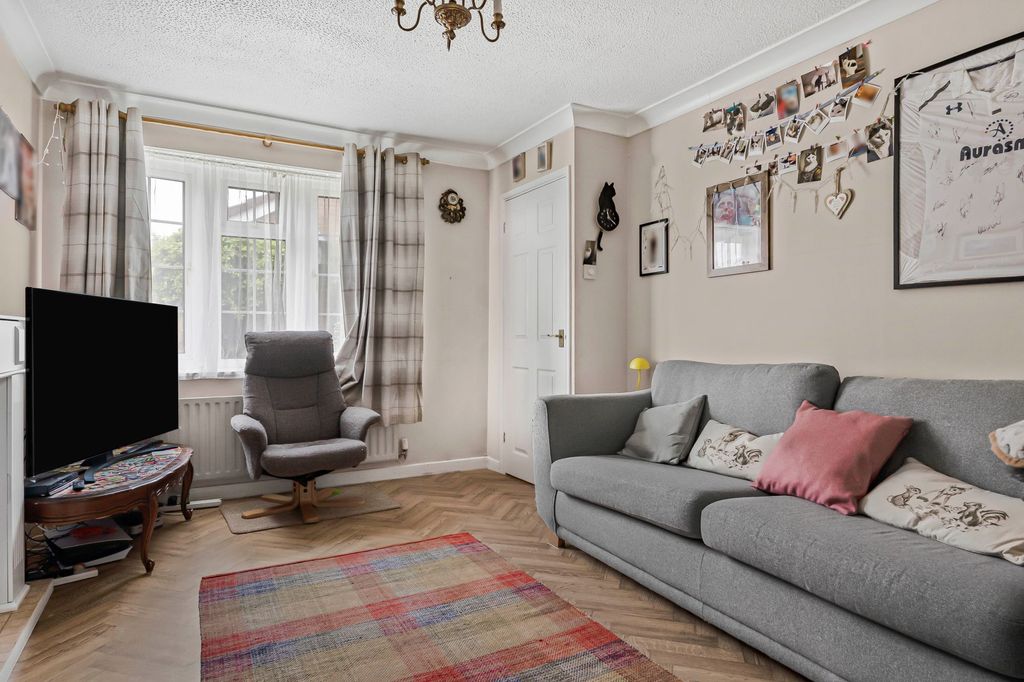 Property photo 2 of 17