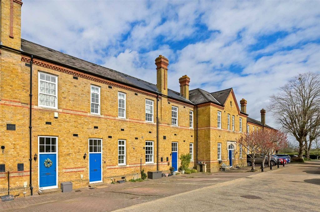 Property photo 1 of 18 Front