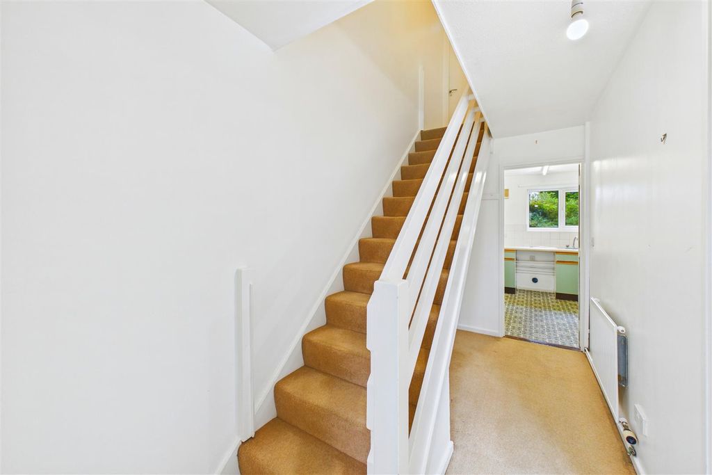 Property photo 2 of 19 Hallway