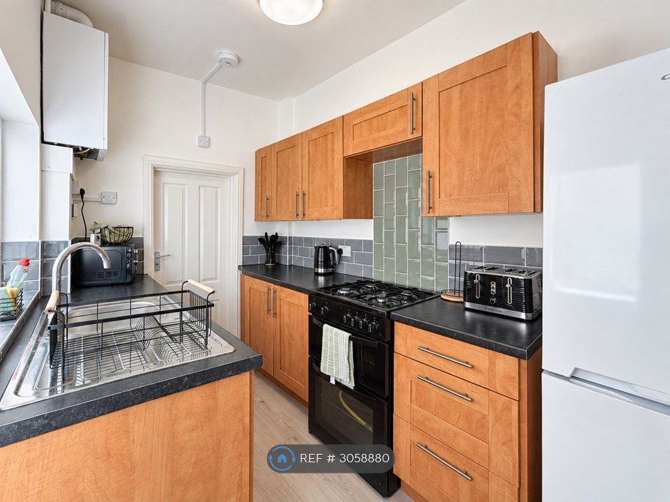 Property photo 2 of 27 Kitchen