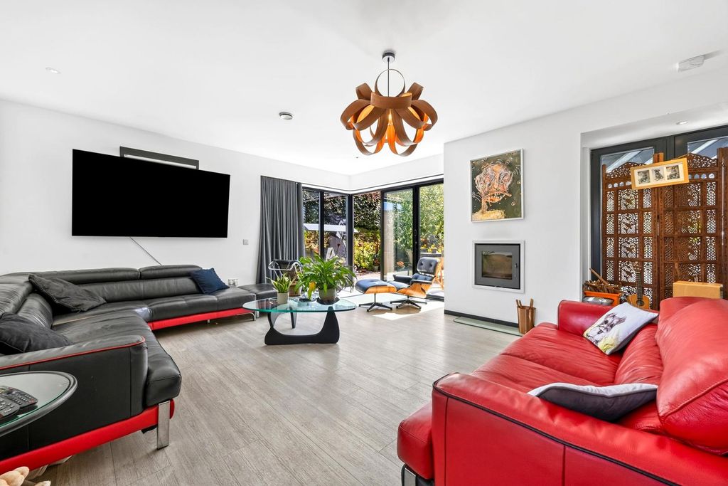 Property photo 2 of 27 Pbox-Img.Jpg