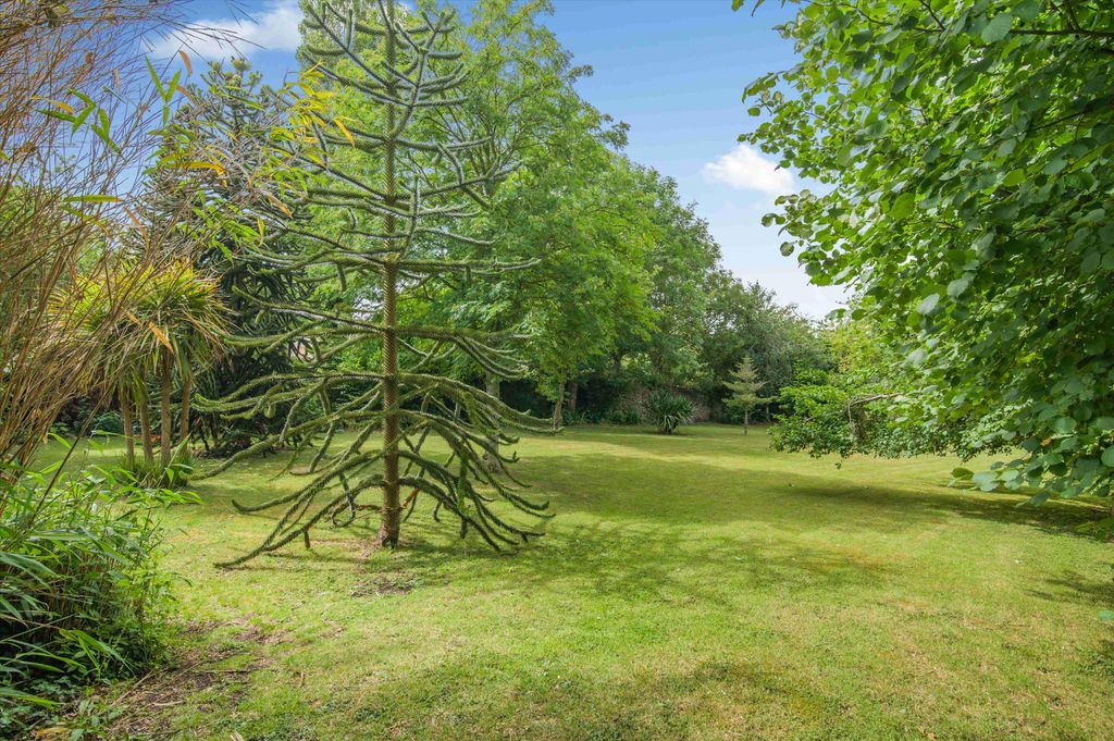 Property photo 3 of 24 Image