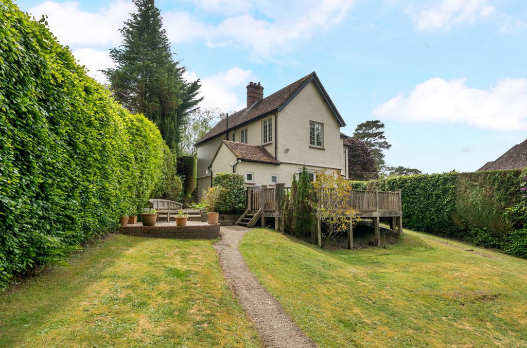 Property photo 1 of 26 1296068-7-68370B9...