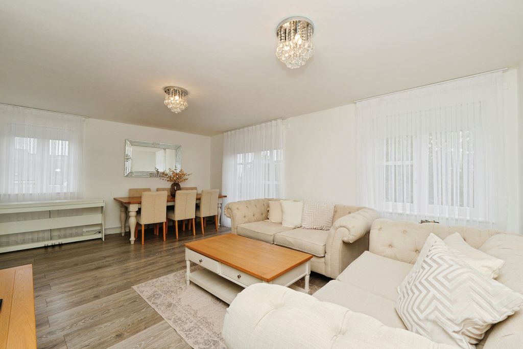 Property photo 3 of 16 Living Room
