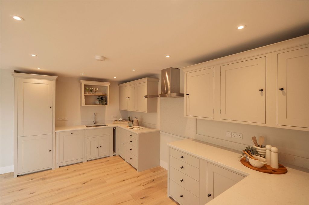 Property photo 3 of 32 Kitchen