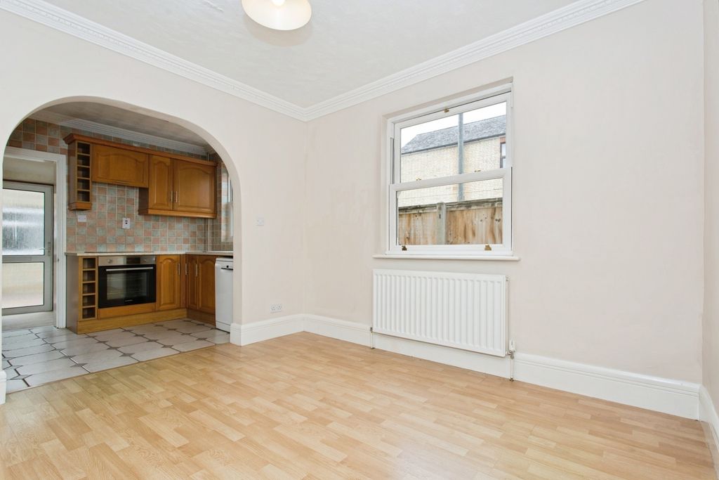 Property photo 3 of 17 Photo