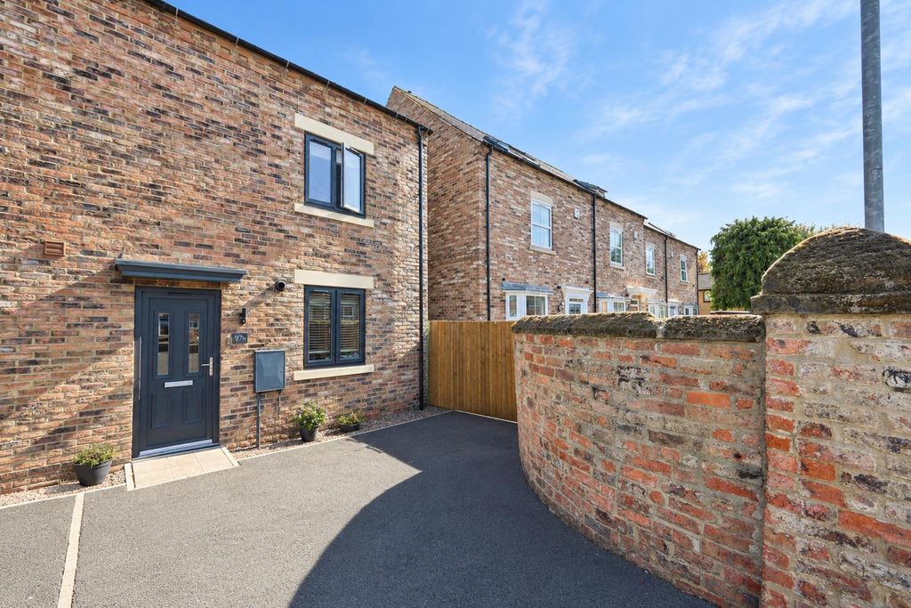 Property photo 1 of 11 d79B2296-Fbc4-4c80-A830-Ae00274c120B.Png