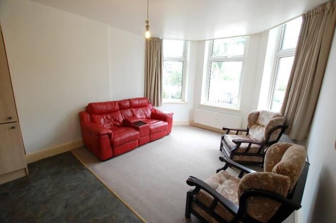 Property photo 2 of 10 120532_53_Wostenholm_Road_2Bed_Img_00_0000_Max_656x437