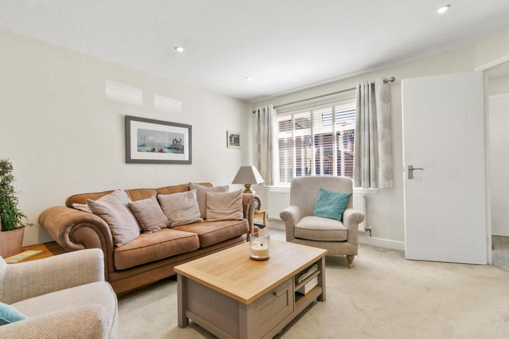 Property photo 2 of 33