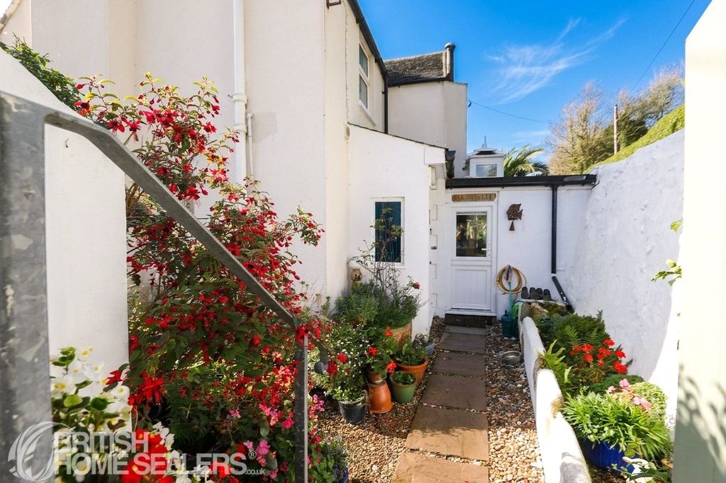 Property photo 3 of 22 Picture No. 23