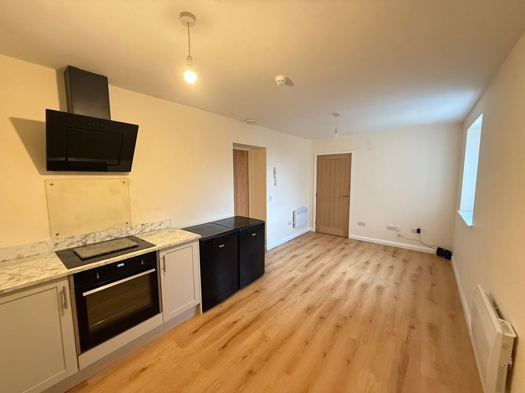 Property photo 3 of 10 Living Room