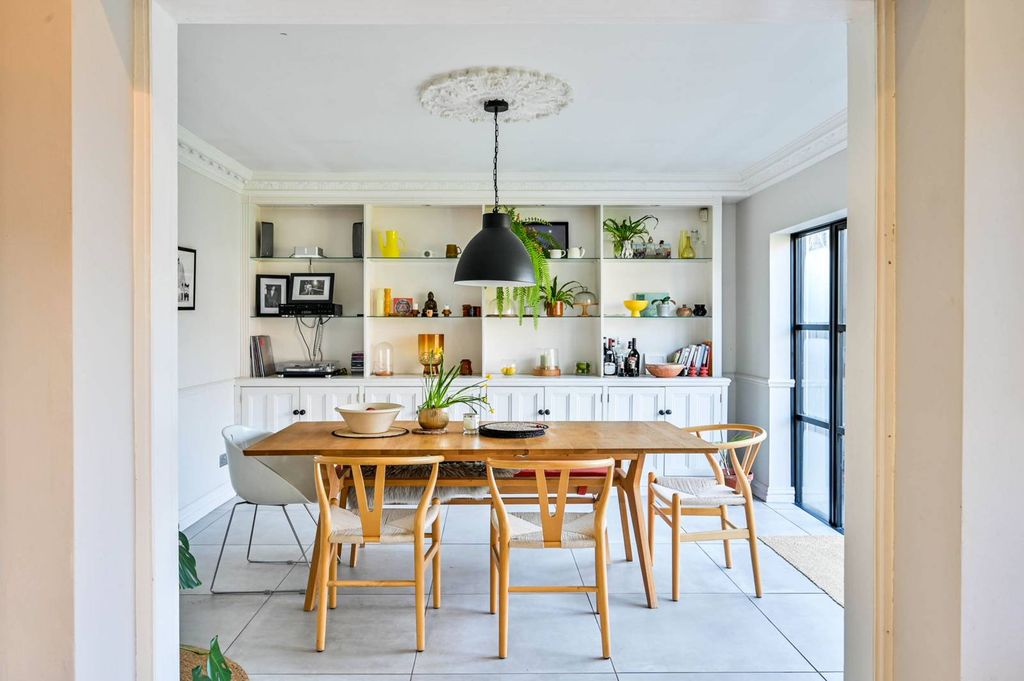 Property photo 3 of 24